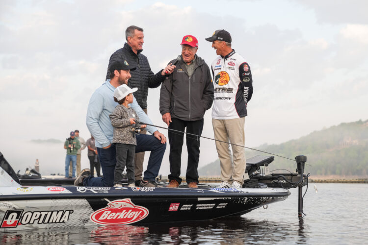 Anglers hit Table Rock Lake for Day 1 of REDCREST